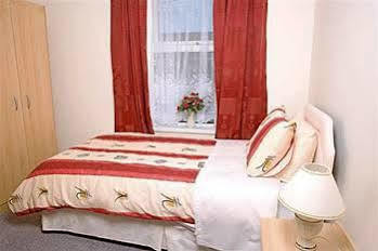 The Sleep Station Newport Hotel Buitenkant foto
